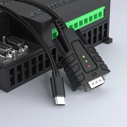 Vista 2 de SerialEdgeX Adaptador USB-C a Serial RS232 Indicadores de estado de 3 LED, 1 paquete Full-Pin RS232 Connectivity with Signal Support For Device