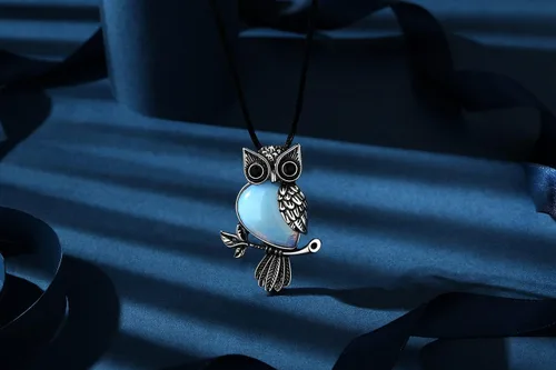 Vista 5 de MAIBAOTA Collares de búho para mujeres y hombres, collar con colgante de piedra de cristal curativa, regalos de Navidad para mujeres, joyas