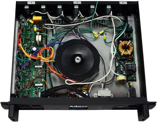 Vista 4 de Furman P-2400 AR Power Conditioner La regulación de voltaje verdadera RMS