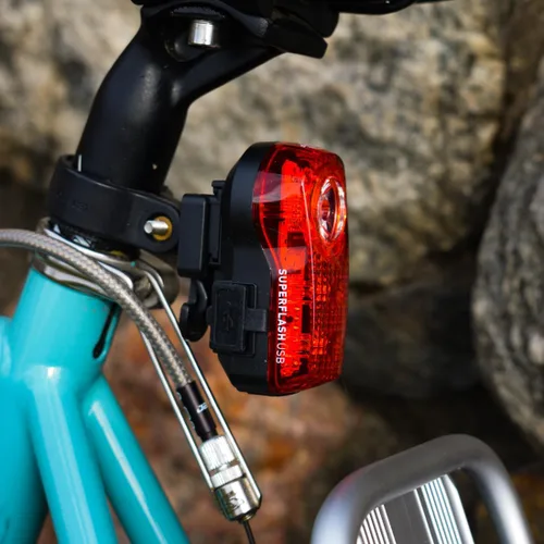 Vista 6 de Planet Bike Luz trasera de bicicleta USB Superflash