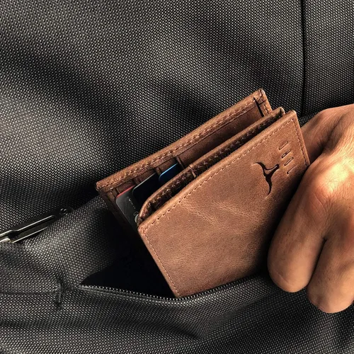 Vista 8 de Cartera de cuero con bloqueo RFID para hombre por TORO Café Oscuro Kev-darkbrown
