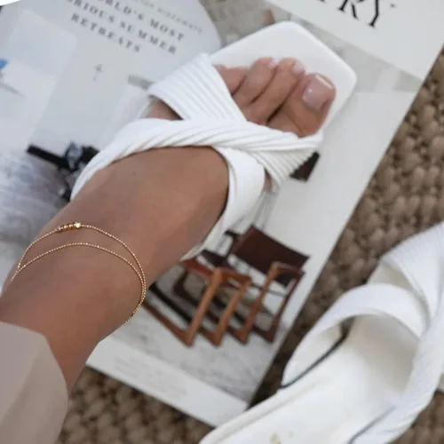 Vista 4 de Pancert Tobillera delicada de oro para mujer, chapada en oro de 18 quilates, con cuentas satélites, tobilleras de corazón con diamantes de imitación