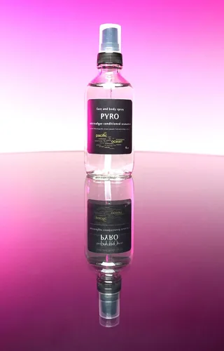 Vista 7 de PyroFarms PYRO AlgaeGlow Spray - Una niebla revitalizante para rostro y cuerpo impulsada por microalgas Powered by Microalgae, Revitalizing