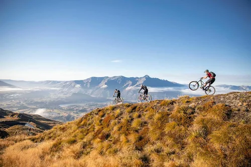 Vista 4 de CamelBak Mochila de hidratación para bicicleta Lobo 100oz
