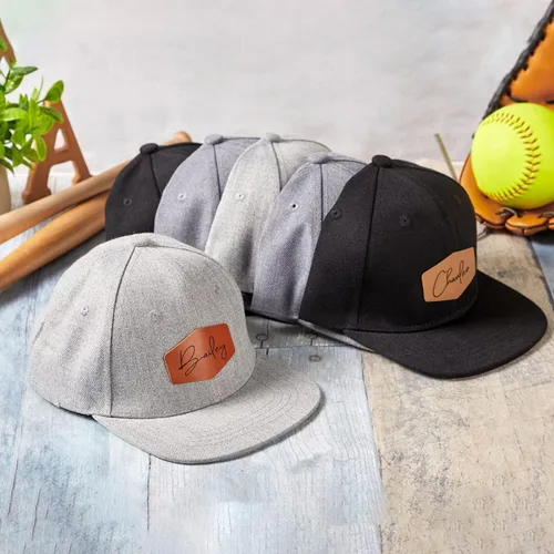 Vista 3 de Gorra de béisbol con nombre personalizado, regalos personalizados, con parche de cuero, gorro de camionero para niños y niñas de 0 a 3 años