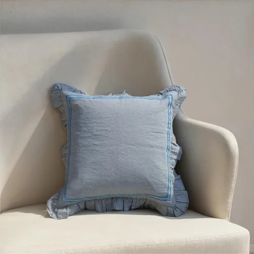 Vista 4 de Creative Co-Op Almohada de algodón y lino con rayas bordadas y volantes, azul