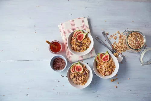 Vista 4 de Familia Cereal suizo Muesli, receta original con frutas y nueces, disfruta de avena caliente, fría o durante la noche, 29 onzas (paquete de 1)