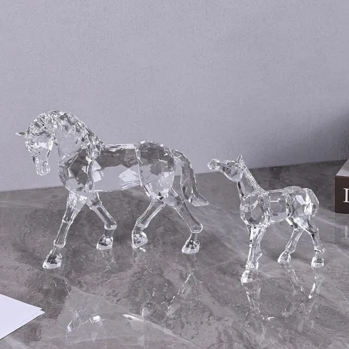 Vista 3 de Estatua acrílica transparente de yegua y potro, regalos de caballo para mujeres, estatua y escultura de caballo Luxur con acabado de cristal similar