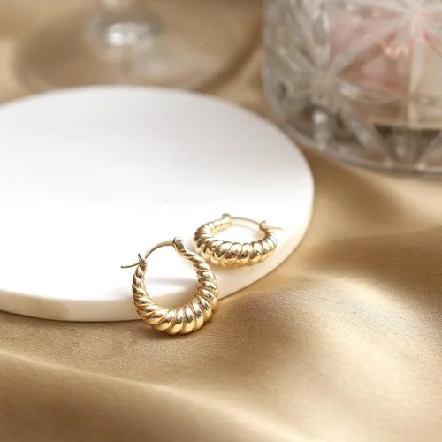 Vista 24 de Gempires - Aretes ligeros y gruesos, delicados y minimalistas, hipoalergénicos, chapados en oro, sin deslustre, diseño clásico, para uso diario