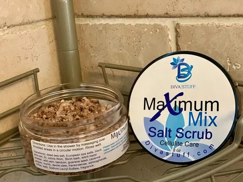 Vista 3 de Diva Stuff Exfoliante de sal espumosa Maxi-Mix anticelulítico, con Gota Kula, benjuí, guaraná y más