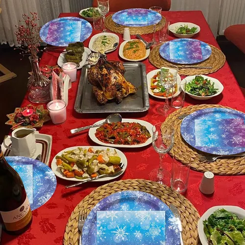 Vista 8 de Kit de vajilla mágica para fiesta de Frozen Wonderland – 161 suministros de cumpleaños de copos de nieve de invierno azules y morados para niños