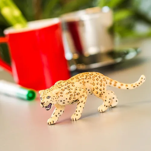 Vista 5 de Safari Ltd. Figura de juguete de leopardo, realista, pintada a mano, modelo de 5 pulgadas, juguete educativo seguro para niños, niñas y niños a