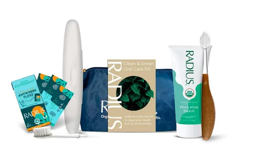 Vista 2 de RADIUS Clean & Green Kit de cuidado bucal de lujo