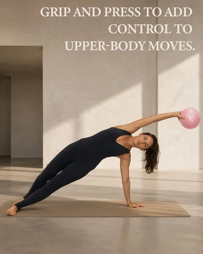 Vista 4 de Trideer Pelota de pilates de 9 pulgadas, pelota de ejercicio pequeña para yoga, entrenamiento de núcleo, terapia física, equilibrio, estabilidad