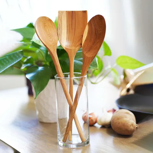 Vista 6 de Kasih Co-op Juego de 3 utensilios de cocina de madera de teca de 14 pulgadas (dos cucharas y una espátula)