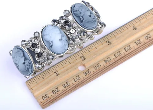 Vista 3 de Alilang Pulsera elástica de tono plateado brillante con diamantes de imitación victorianos camafeo para dama