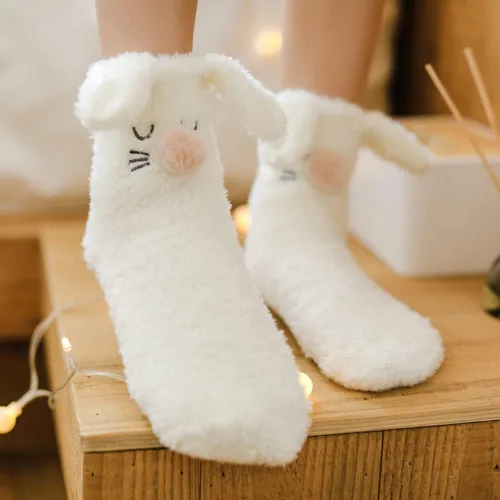 Vista 4 de 2 pares de bonitos calcetines peludos de conejo de dibujos animados para mujeres y niñas, gruesos y acogedores calcetines de felpa suave