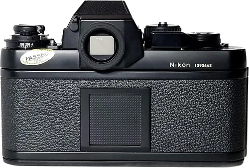 Vista 2 de Nikon F3 con visor DE-2 cámara de película SLR profesional; solo cuerpo, sin lente
