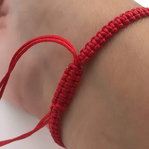 Vista 4 de Handwoven Red Thread with Saint Michael Archangel Medal and Cultured Fresh Water Pearl - Catholic Protection Bracelet Adjustable Size for Women