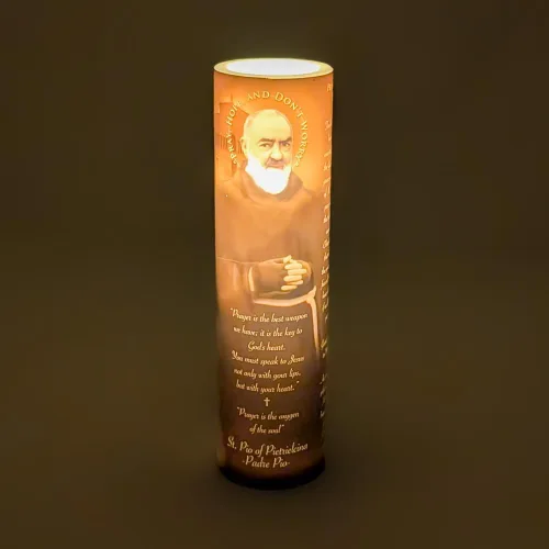 Vista 6 de St Padre Pio, vela LED sin llama de oración devocional