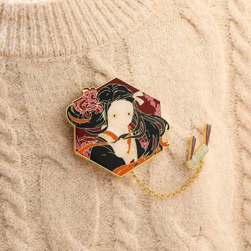 Vista 7 de Anime Demon Brooch Slayer Pin -Tanjiro Nezuko Shinobu Figure Characters Metal Sword Enamel Pins Badges Collection Cosplay Jewelry Gifts for Fans