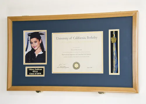 Vista 7 de Marco de diploma de graduación personalizado con borla, tapa de fotos grabado, vitrina para certificado de 11 x 8.5 pulgadas con colores Acabado