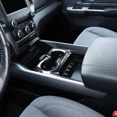 Vista 4 de Cubierta de panel de consola central de fibra de carbono con portavasos para apoyabrazos delantero Compatible con 2019-2025 Dodge RAM 1500 2500 3500
