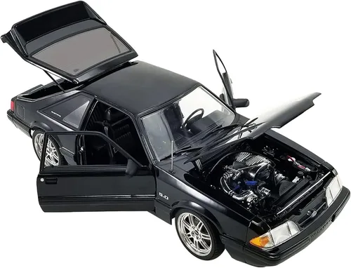 Vista 2 de Toy Cars 1990 5.0 Custom Black Limited Edition a 1650 piezas en todo el mundo 1/18 Diecast Model Car por GMP 18960