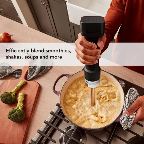 Vista 4 de KitchenAid Batidora de mano inalámbrica Go con accesorios: la batería se vende por separado, KHBRV05, negro mate