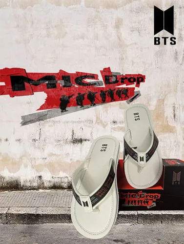 Vista 2 de BTS MIC DROP Taurus - Sandalias blancas, 787.4ftm, diseñadas por Corea, unisex, calzado del ejército BTS, Negro