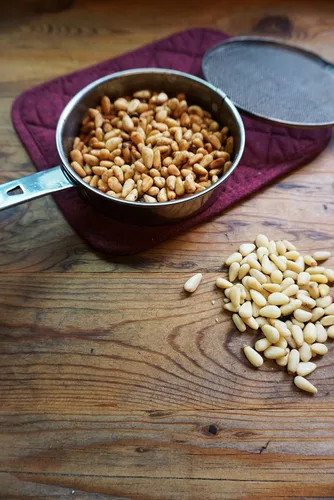 Vista 5 de RSVP International Kitchen Roasting Collection - Bandeja para tostar nueces y semillas, apta para lavavajillas, acero inoxidable