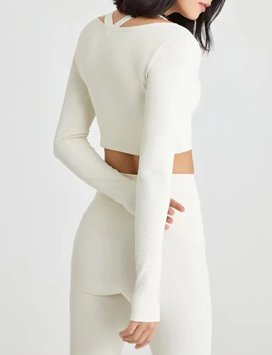 Vista 4 de Camiseta corta acanalada de manga larga para mujer, sin costuras, para yoga, con agujero para el pulgar, ciclismo