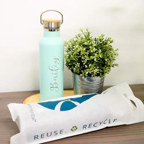 Vista 5 de Botella de agua aislada personalizada de 25 oz (25.4 fl oz) de acero inoxidable de alta calidad de doble pared al vacío, botella elemental mejor