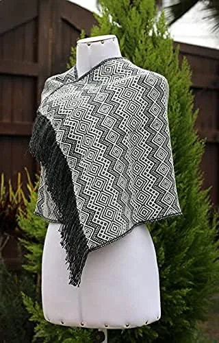 Vista 3 de TINKUY PERU - Chal de alpaca peruana de pashmina Ruana, 61 x 22 pulgadas, talla única