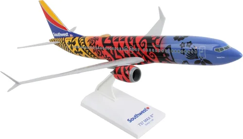 Vista 3 de SkyMarks Southwest 737 MAX 8 IMUA One 1:130 Modelo a partir de 14 años Official Southwest "Imua One" 1:130 model with detailed Hawaiian graphics