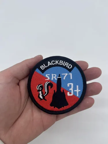Vista 4 de Skunk Works SR-71 Blackbird "3+" Parche – 4 pulgadas, gancho y bucle, bordado, con licencia oficial de Lockheed Martin, propiedad de veteranos