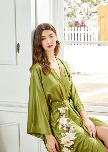 Vista 5 de BABEYOND Kimono bata larga de satén floral para dormir, bata de baño para soltera.