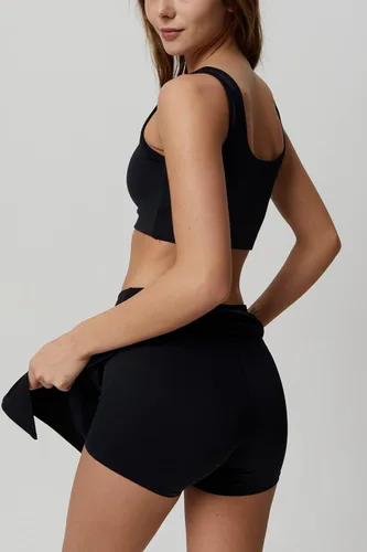 Vista 5 de QINSEN Vestido deportivo de dos piezas para mujer, brasier deportivo, camiseta sin mangas, pantalones cortos integrados, minifalda, vestidos activos