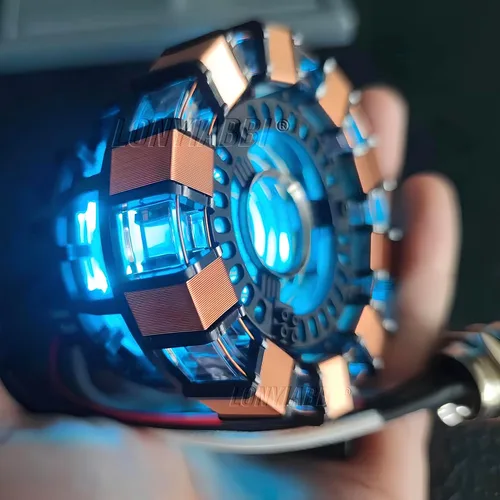 Vista 3 de Reactor Arc MK1 - Escala 1:1, luz LED alimentada por USB con sensor de vibración, sin montaje, incluye estuche de exhibición Regalo coleccionable