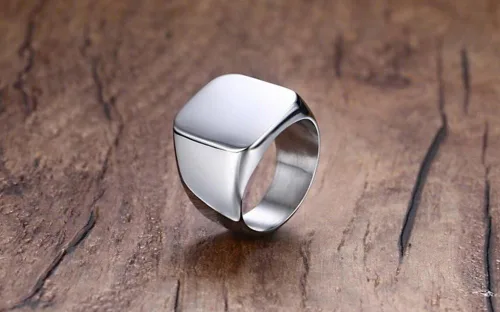 Vista 2 de Anillo de motero enhong, sello, anillo de acero pulido sólido, para hombre, ideal como regalo, tamaño de 17-38cm, color oro, negro o plata