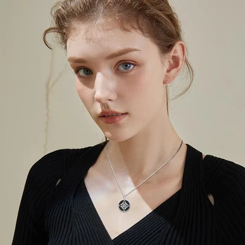 Vista 2 de Collar de nudo de brujas para mujer