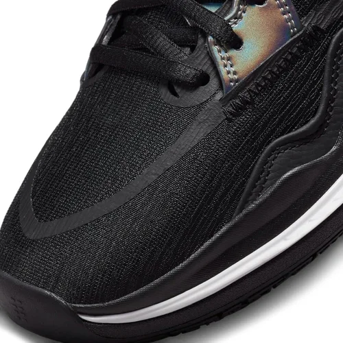 Vista 7 de Kyrie Infinity TB para hombre, talla 10.5 a 13.0, color blanco y negro
