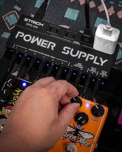 Vista 9 de STRICH SPS-20 Fuente de alimentación para guitarra con 10 salidas DC independientes para pedal de efecto de 9 V/12 V/18 V