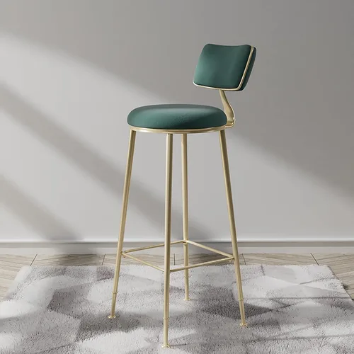 Vista 10 de Taburetes de bar de terciopelo modernos con respaldo y patas de metal dorado, cómodas sillas de bar altas tapizadas para cocina, isla de desayuno