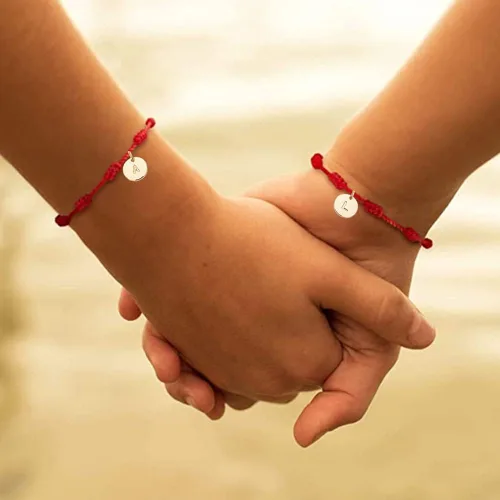 Vista 2 de Pulsera de letras iniciales trenzadas con 7 nudos, moneda, pulsera con nombre personalizado para mujeres y hombres, regalo de cumpleaños