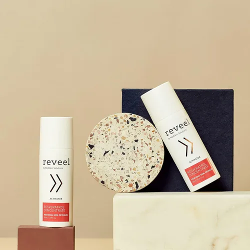 Vista 2 de Resveratrol Concentrado de reveel - Suero antienvejecimiento para la cara - estimula la producción de colágeno para una piel más firme y tersa