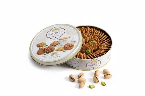 Vista 5 de Zaitoune Galletas Barazek - 8.82 oz Lujosas galletas crujientes de sésamo y pistacho hechas a mano en Turquía Hermosa lata de regalo