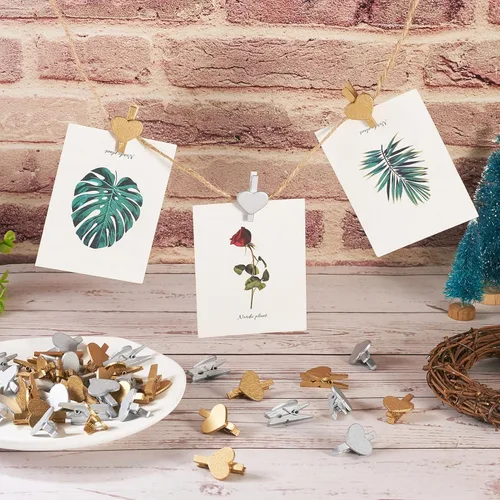 Vista 3 de Pandahall - 100 pinzas de madera con forma de corazón para fotos, pinzas para papel fotográfico, pinzas doradas y plateadas, mini alfileres de ropa