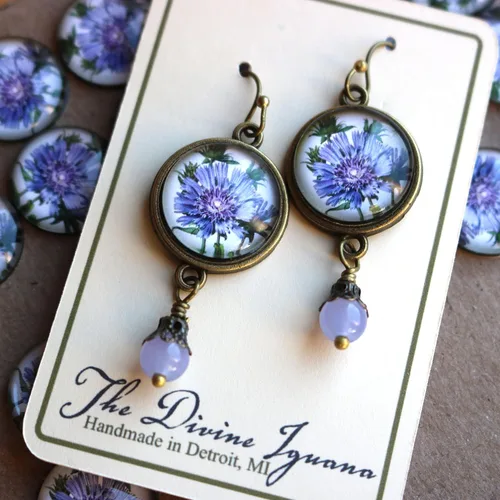 Vista 4 de Purple Aster Glass Cabochon Earrings
