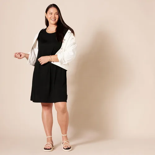 Vista 8 de Tienda Essentials - Vestido de manga corta con vuelo y con cuello redondo para mujer (disponible en talla extragrande)